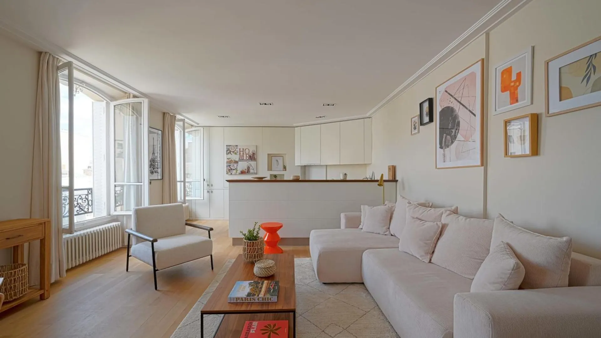 Magnifique Appartement Champs Elysees contacts