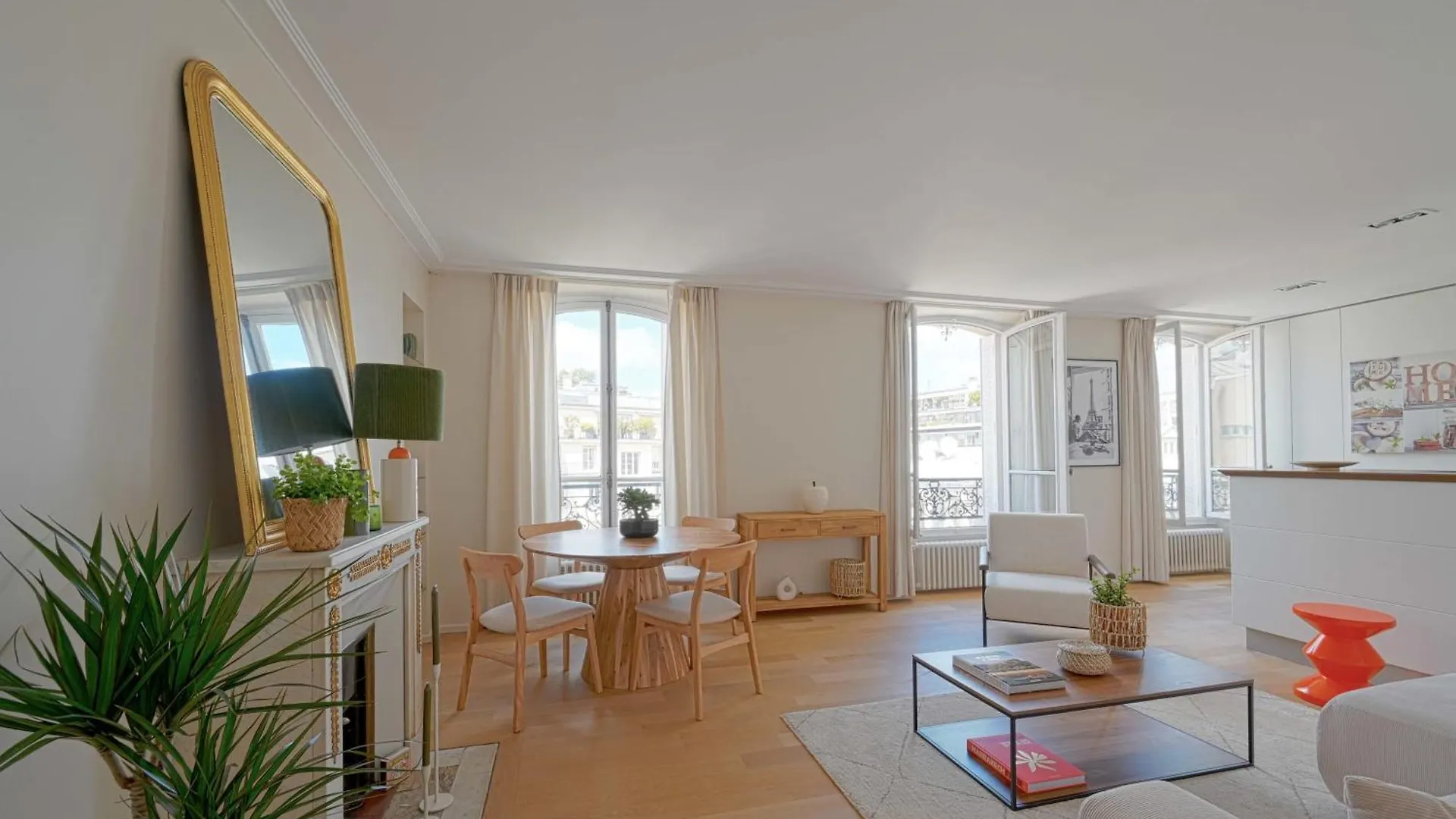 Magnifique Appartement Champs Elysees Paris